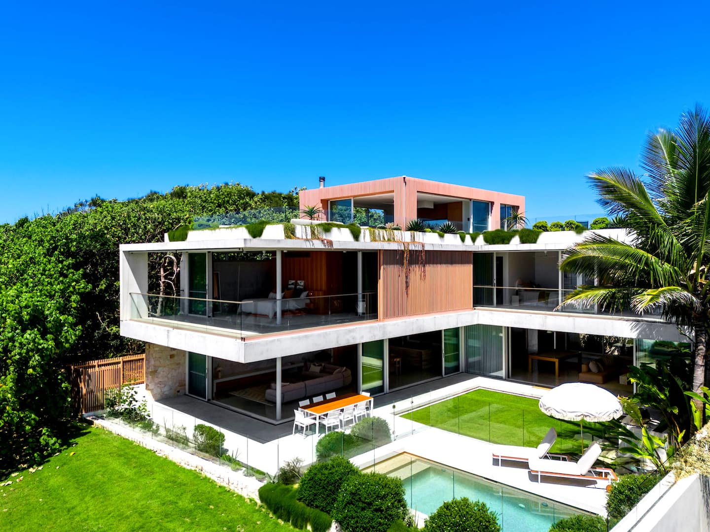 Caba Beach House Airbnb with ocean views in Cabarita Beach