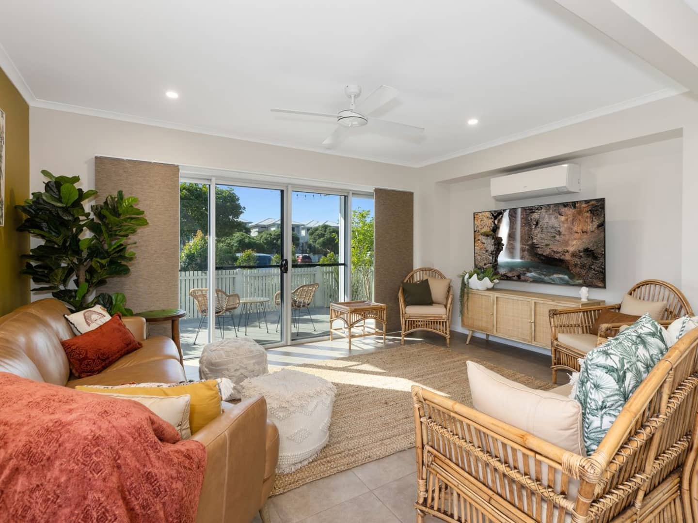 Oceans Five beachside Airbnb in Kingscliff